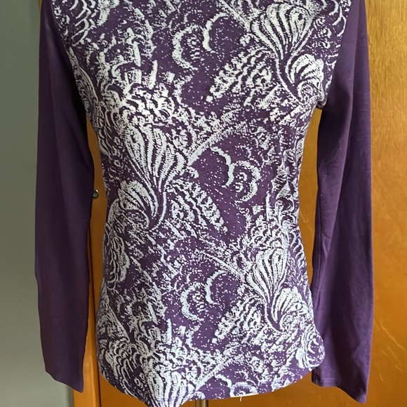 Tahari purple long sleeves top size S. Front design. Crew neckline - Picture 11 of 16